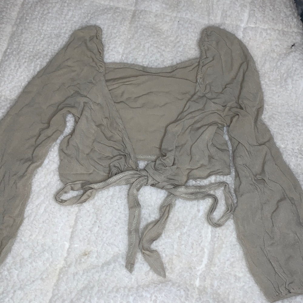 Green beige crop tie